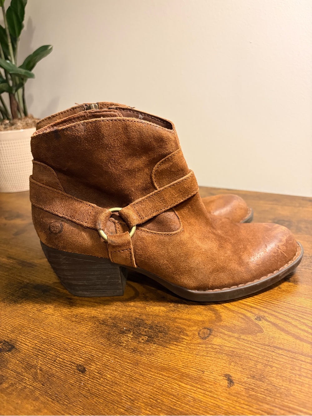 Western Born Carmel Harness Tan Suede Leather Ankle Cowboy Booties Size 9